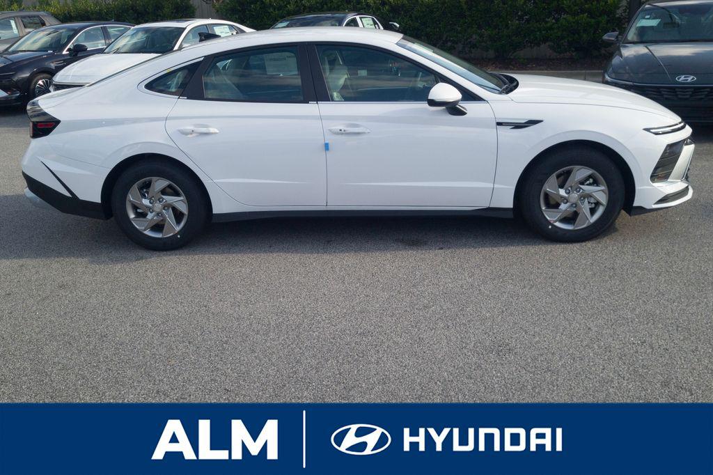2025 Hyundai Sonata SE photo 4