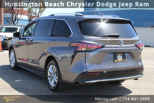 2023 Toyota Sienna Limited