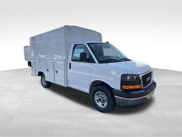 2025 GMC Savana Cutaway Work Van