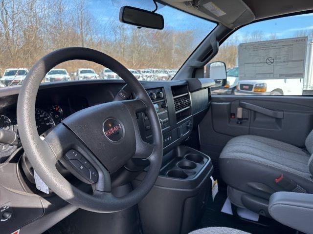 2025 GMC Savana Cutaway Work Van