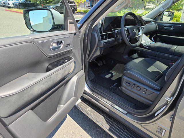2025 INFINITI QX80 SENSORY AWD
