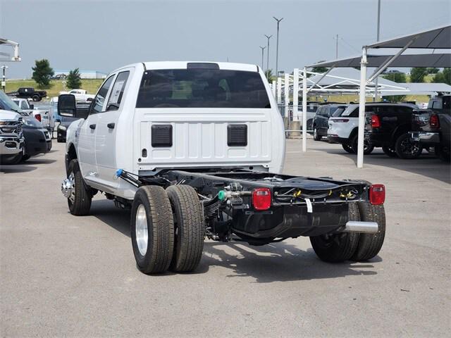 2025 RAM Ram 3500 Chassis Cab RAM 3500 TRADESMAN CREW CAB CHASSIS 4X4 60 CA