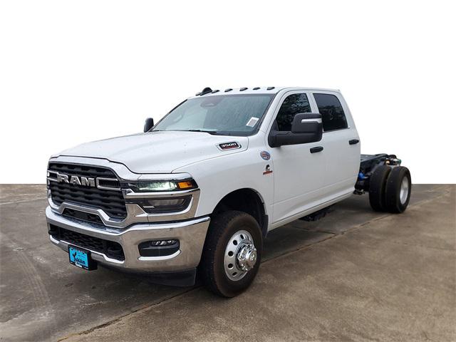 2025 RAM Ram 3500 Chassis Cab RAM 3500 TRADESMAN CREW CAB CHASSIS 4X4 60 CA