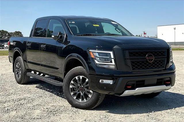 2024 Nissan TITAN Crew Cab PRO-4X 4x4