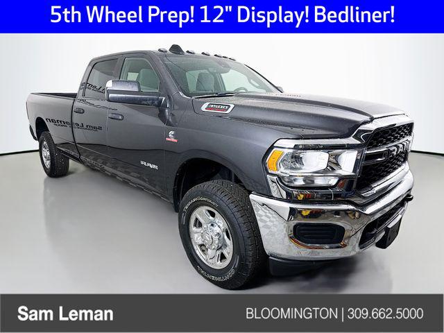 2022 RAM 3500 Tradesman Crew Cab 4x4 8 Box