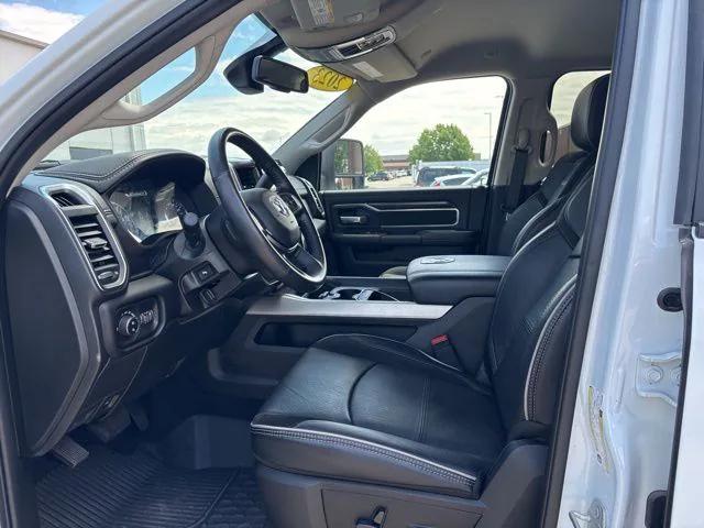 2023 RAM 3500 Laramie Crew Cab 4x4 64 Box