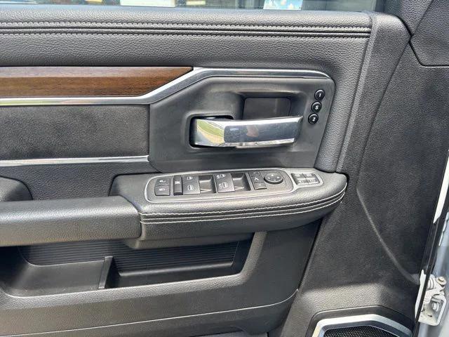2023 RAM 3500 Laramie Crew Cab 4x4 64 Box
