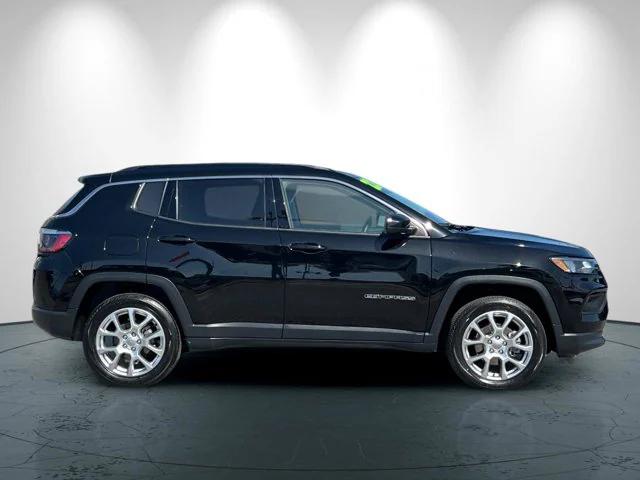 2022 Jeep Compass Latitude Lux 4x4