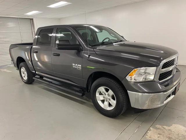 2022 RAM 1500 Classic SLT Crew Cab 4x4 57 Box