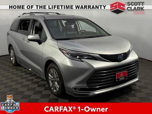2023 Toyota Sienna Platinum
