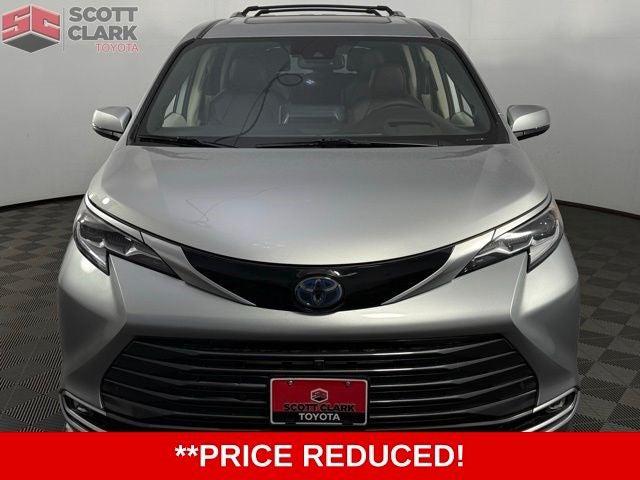 2023 Toyota Sienna Platinum
