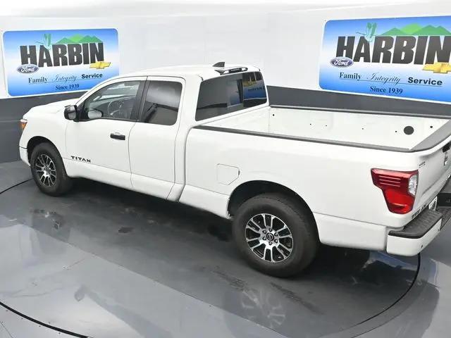 2024 Nissan Titan Crew Cab SV 4x4