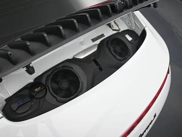 2020 Porsche 911 Carrera 4S