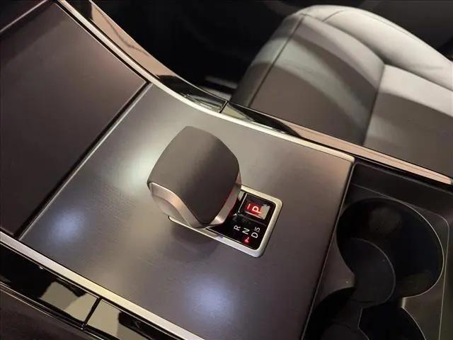 2026 Land Rover Range Rover Velar P400 Dynamic SE