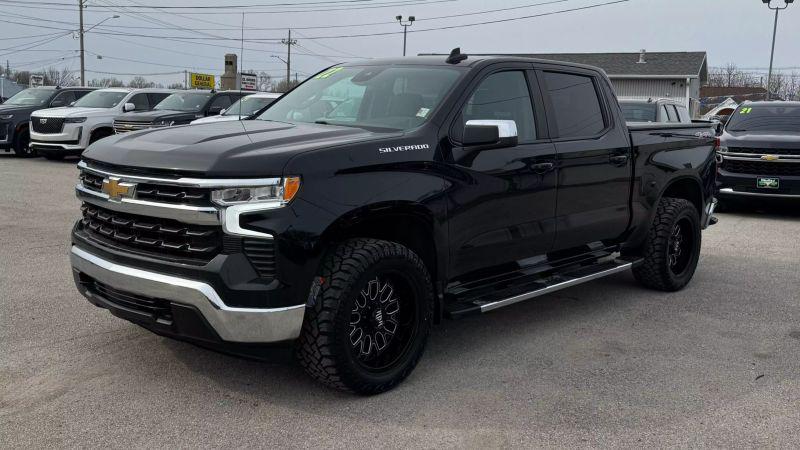 2022 Chevrolet Silverado 1500 4WD Crew Cab Standard Bed LT