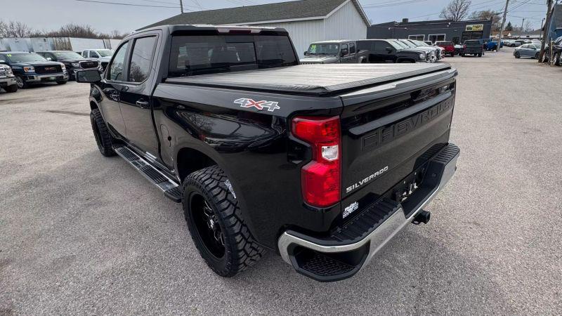 2022 Chevrolet Silverado 1500 4WD Crew Cab Standard Bed LT