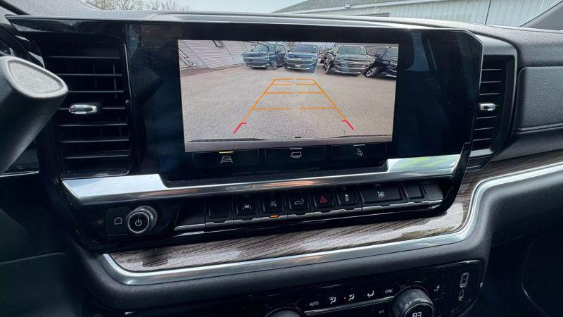 2022 Chevrolet Silverado 1500 4WD Crew Cab Standard Bed LT