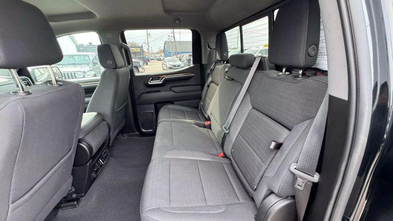 2022 Chevrolet Silverado 1500 4WD Crew Cab Standard Bed LT
