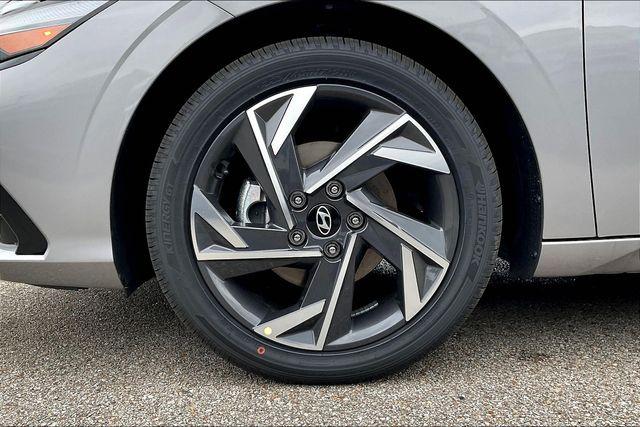 New 2025 Hyundai Elantra For Sale in Olive Branch, MS