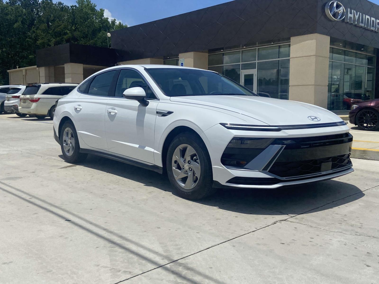 Serenity White 2025 Hyundai Sonata Sedan Front-Wheel Drive Automatic