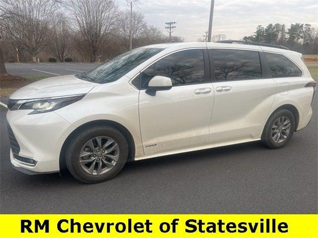 2021 Toyota Sienna XLE