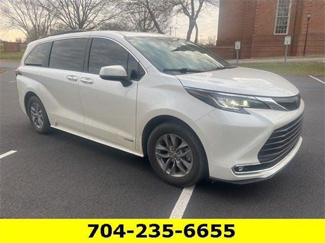 2021 Toyota Sienna XLE