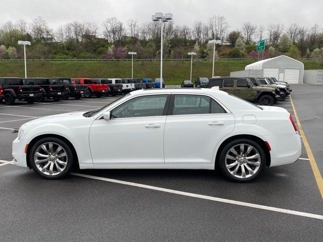 2017 Chrysler 300 Limited