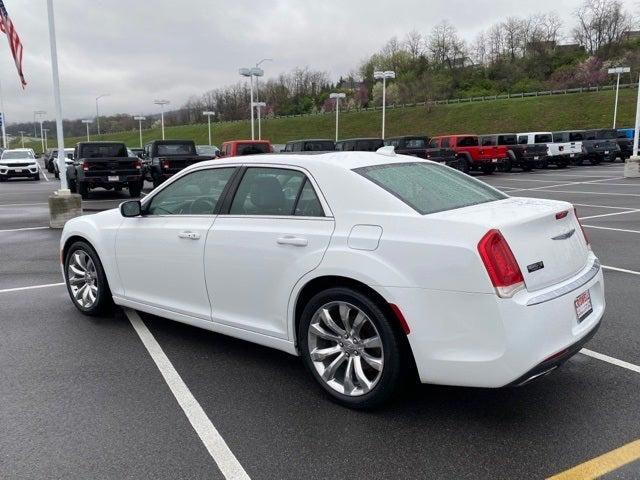 2017 Chrysler 300 Limited