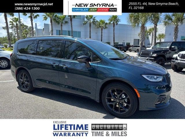 2025 Chrysler Pacifica PACIFICA LIMITED