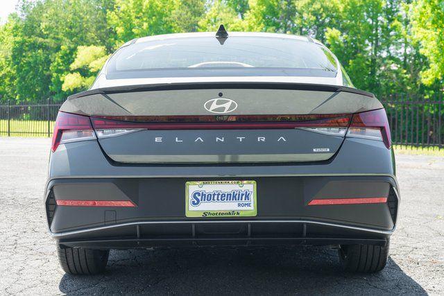 2025 Hyundai Elantra Hybrid SEL Sport