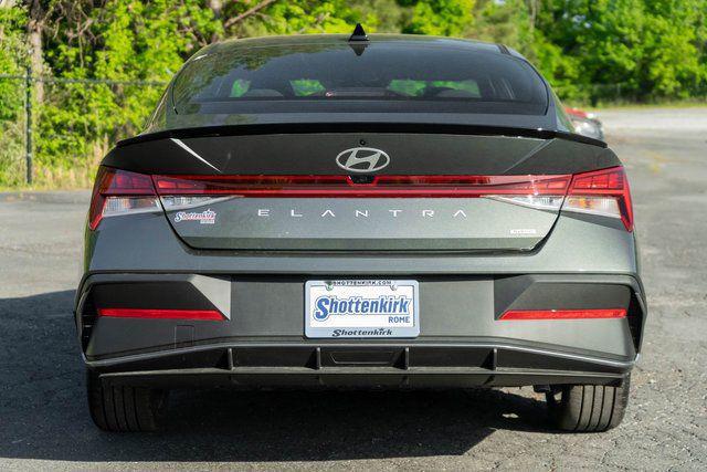 2025 Hyundai Elantra Hybrid SEL Sport