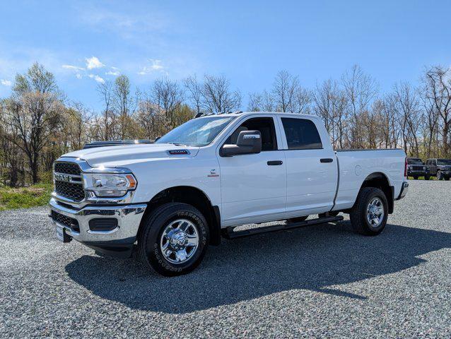 2023 RAM 3500 Tradesman Crew Cab 4x4 64 Box
