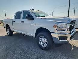 2024 RAM 1500 Tradesman Crew Cab 4x4 57 Box