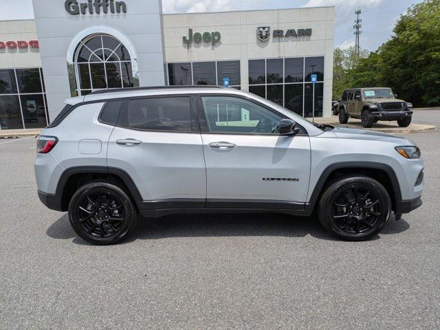 2025 Jeep Compass COMPASS LATITUDE 4X4