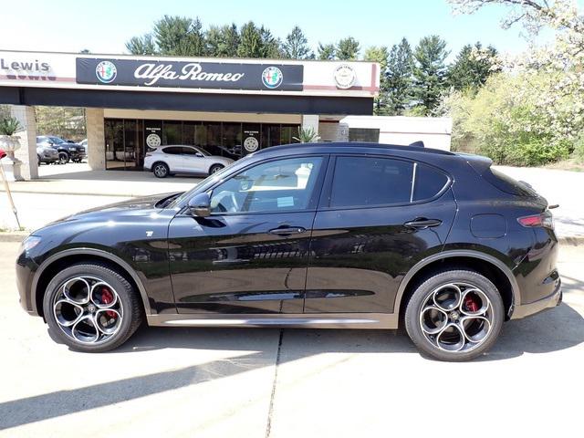 2024 Alfa Romeo Stelvio STELVIO Ti AWD