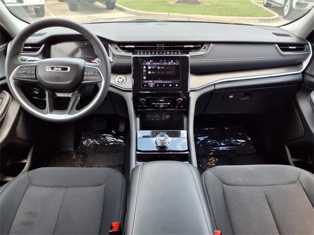 2023 Jeep Grand Cherokee L Laredo 4x2