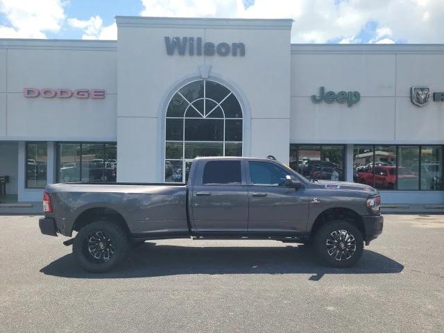 2022 RAM 3500 Tradesman Crew Cab 4x4 8 Box