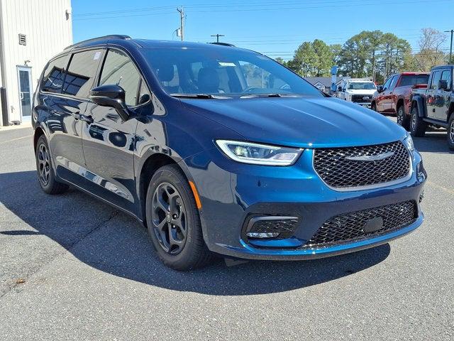 2025 Chrysler Pacifica Hybrid PACIFICA PLUG-IN HYBRID S APPEARANCE