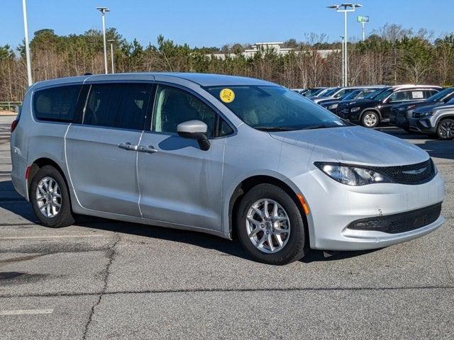 2022 Chrysler Voyager LX
