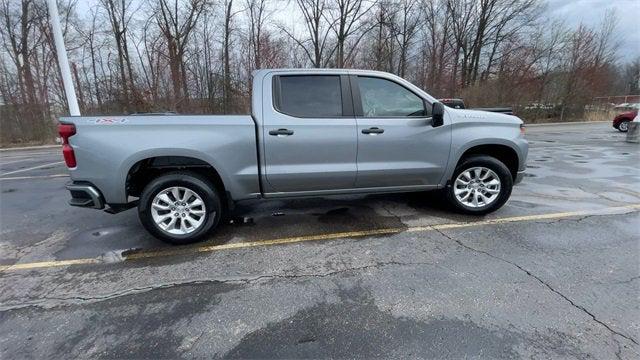 2023 Chevrolet Silverado 1500 4WD Crew Cab Short Bed Custom