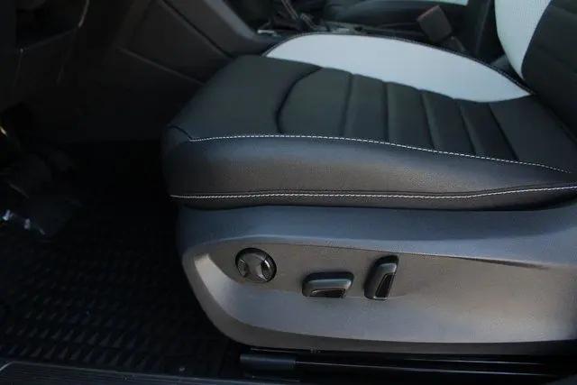 2025 Volkswagen Taos 1.5T SEL