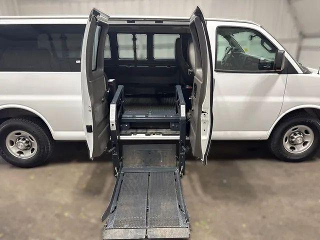2017 Chevrolet Express LT