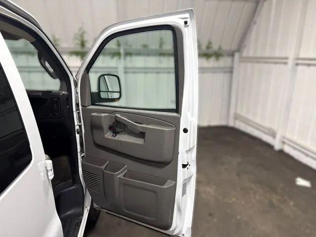 2017 Chevrolet Express LT