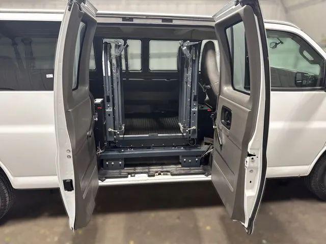 2017 Chevrolet Express LT