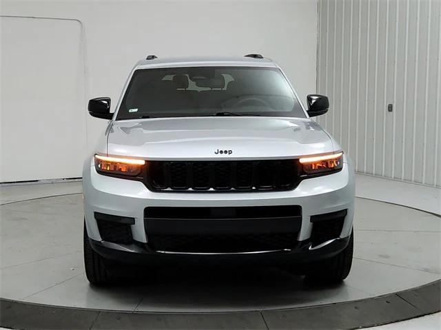 2023 Jeep Grand Cherokee L Altitude 4x2