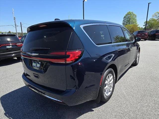 2025 Chrysler Pacifica PACIFICA SELECT