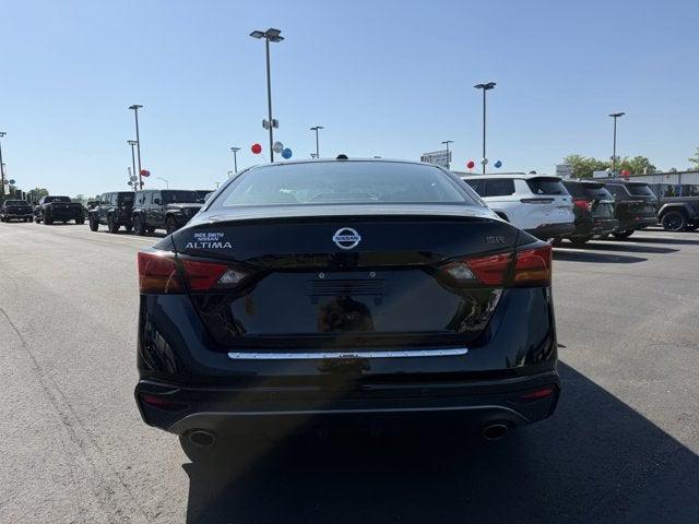 2022 Nissan Altima SR FWD