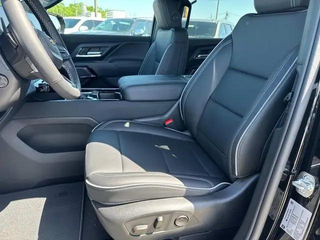 2025 Chevrolet Silverado EV LT