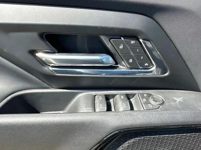 2025 Chevrolet Silverado EV LT