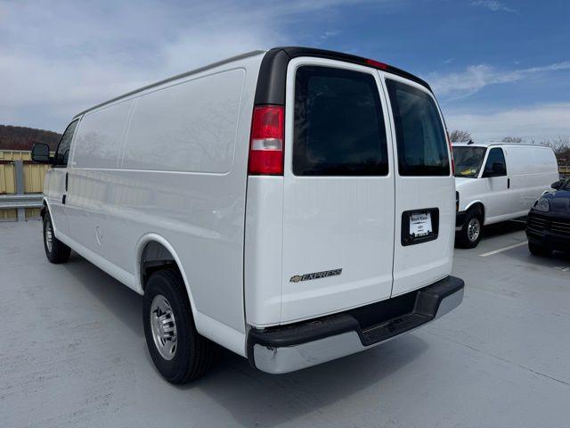 2025 Chevrolet Express Cargo Van RWD 2500 Regular Wheelbase WT